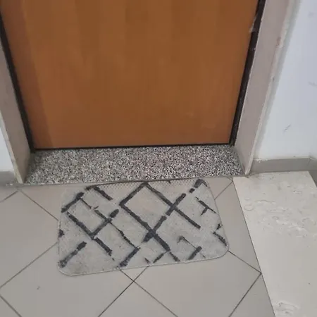 New Marina アパート